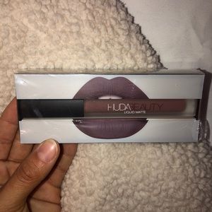 Full-sized Huda Beauty Liquid Lipstick - Medusa